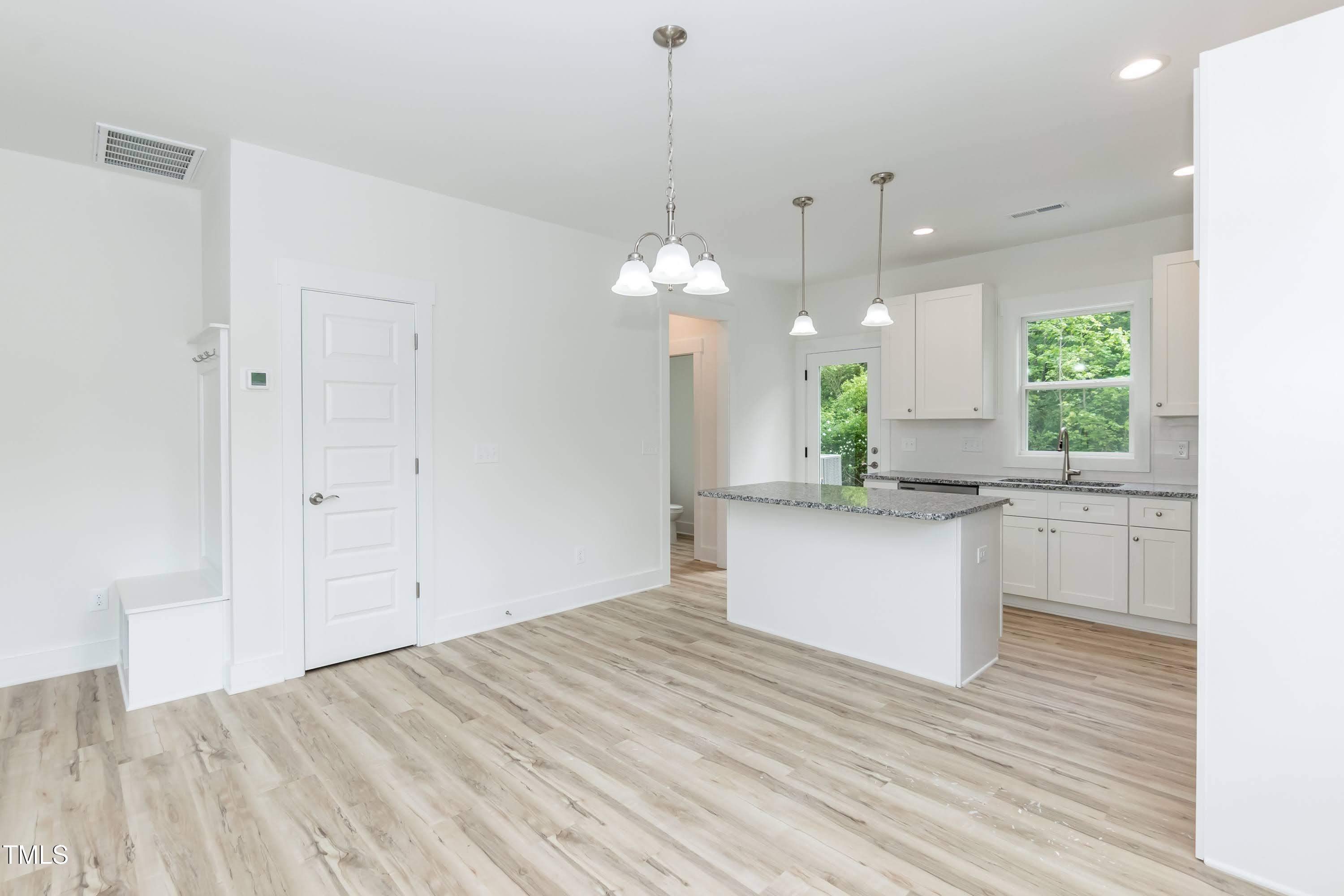 1057 |1059 E Harnett Street