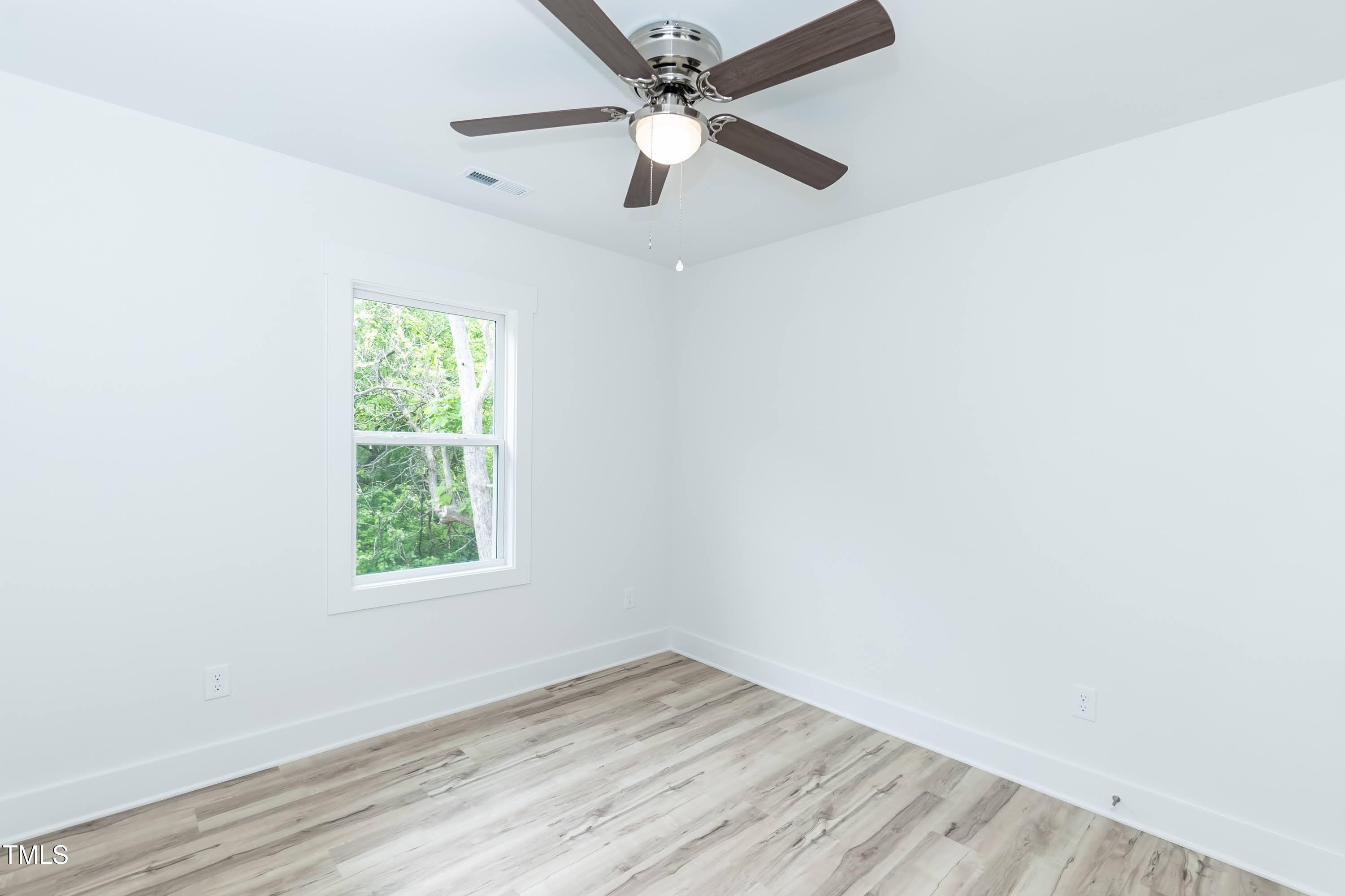 1057 |1059 E Harnett Street