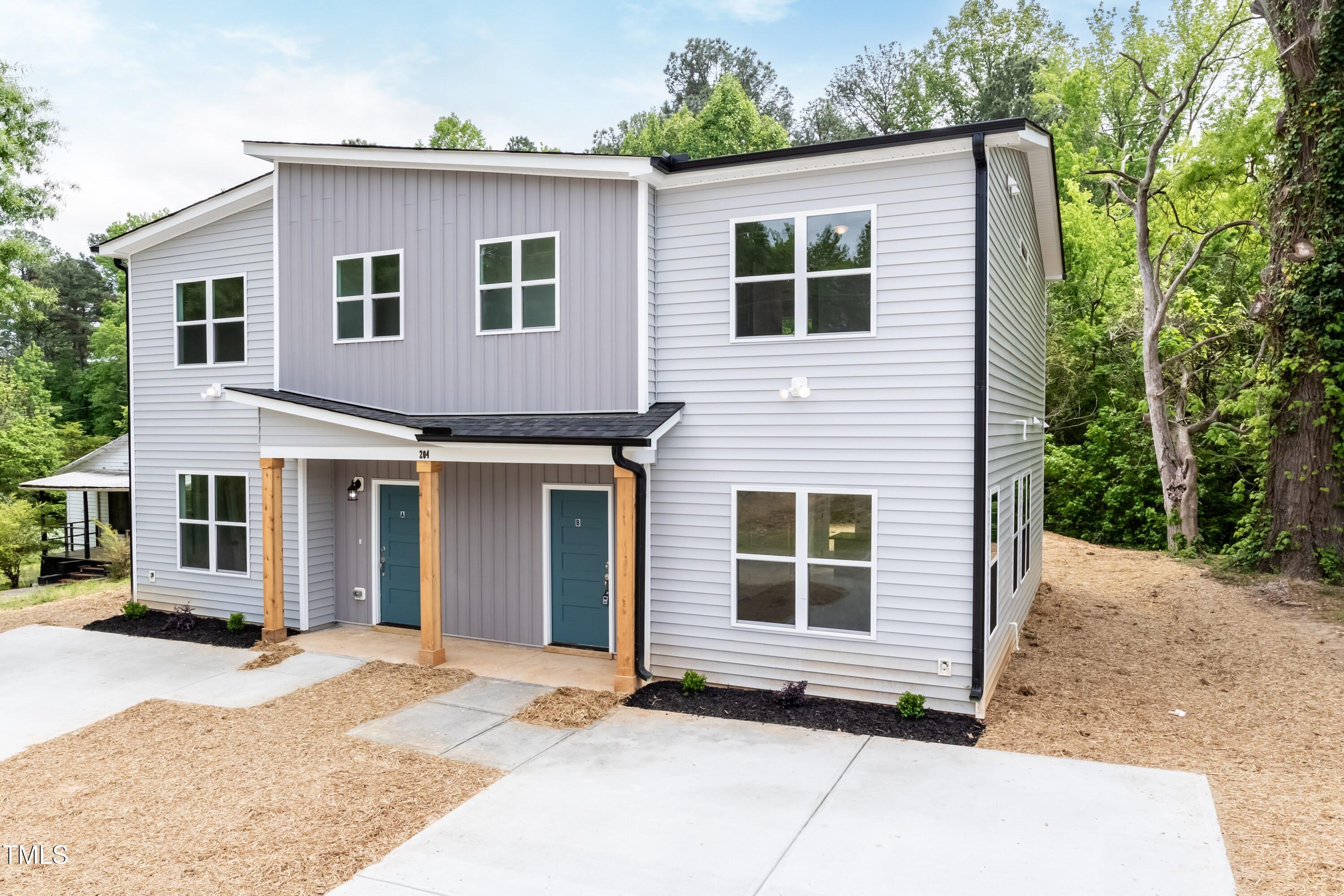 1057 |1059 E Harnett Street