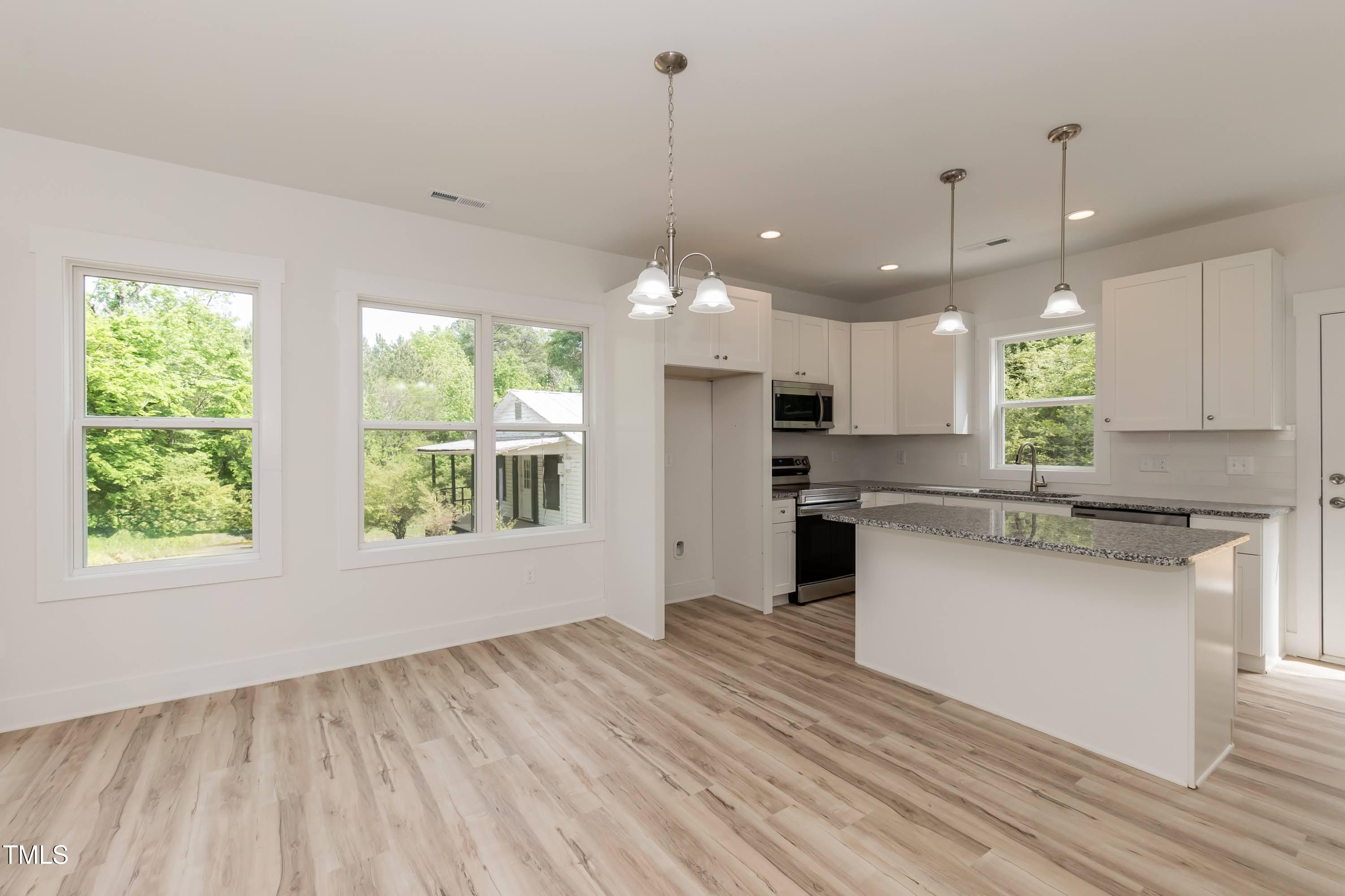 1057 |1059 E Harnett Street