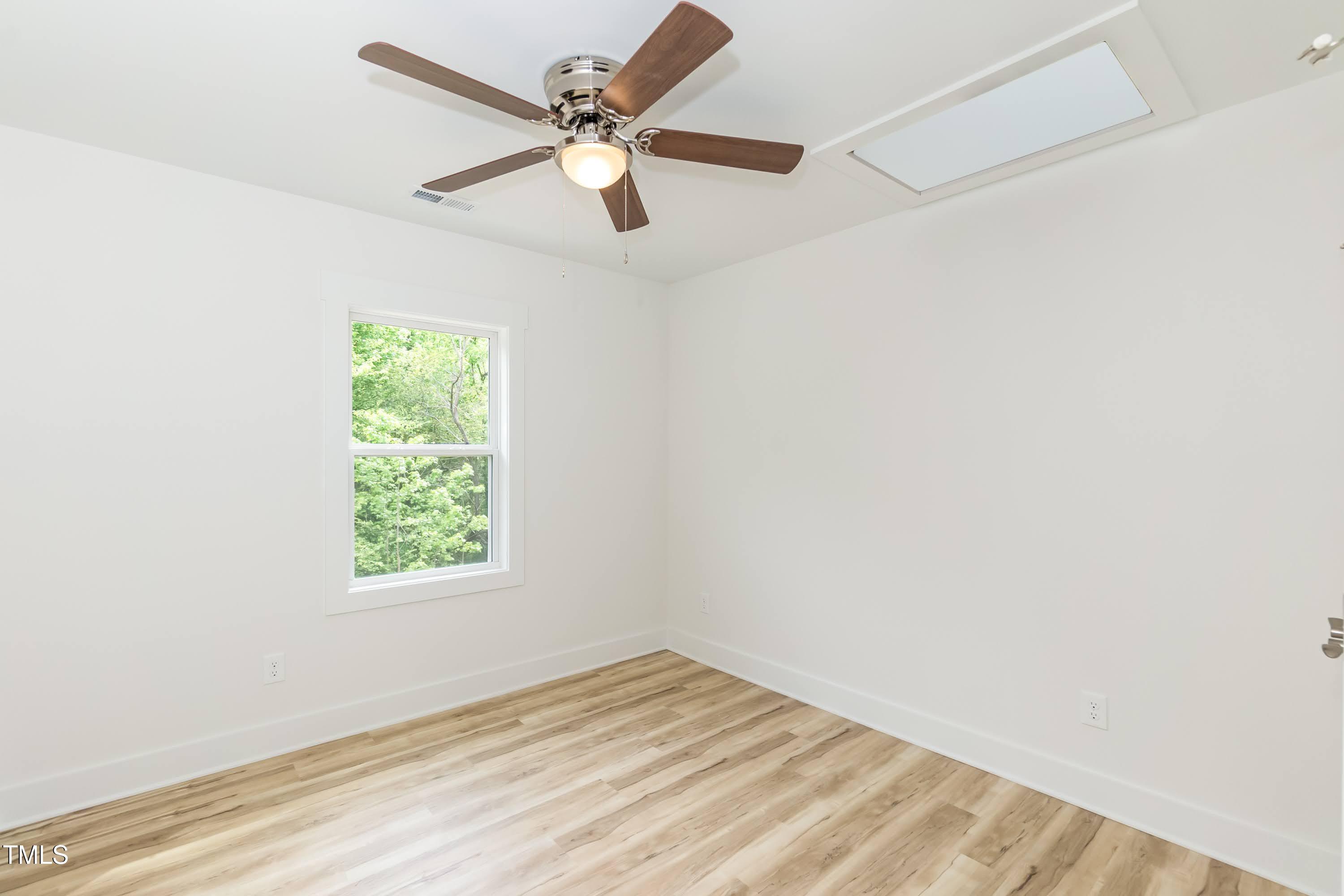 1057 |1059 E Harnett Street