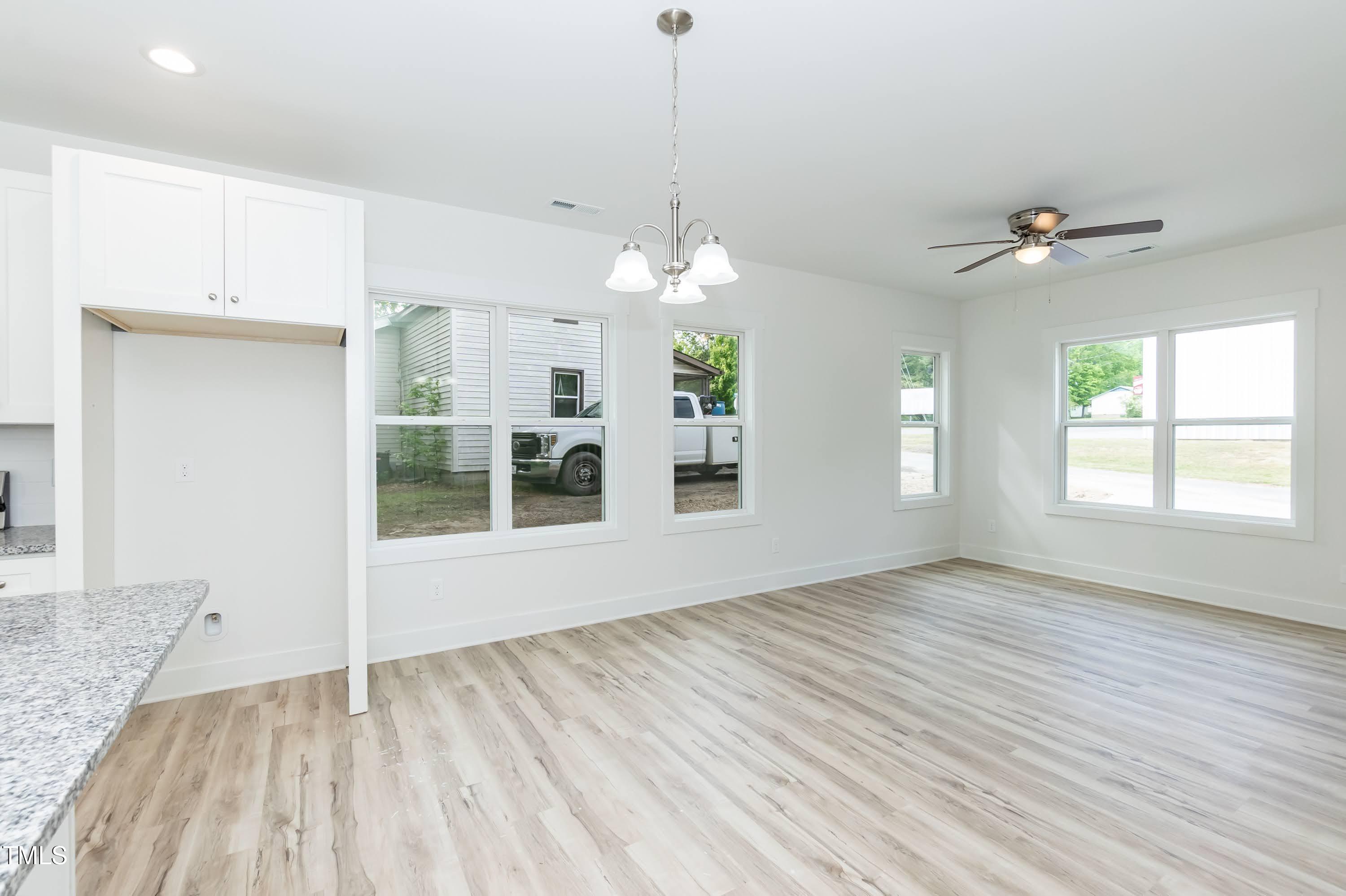1057 |1059 E Harnett Street