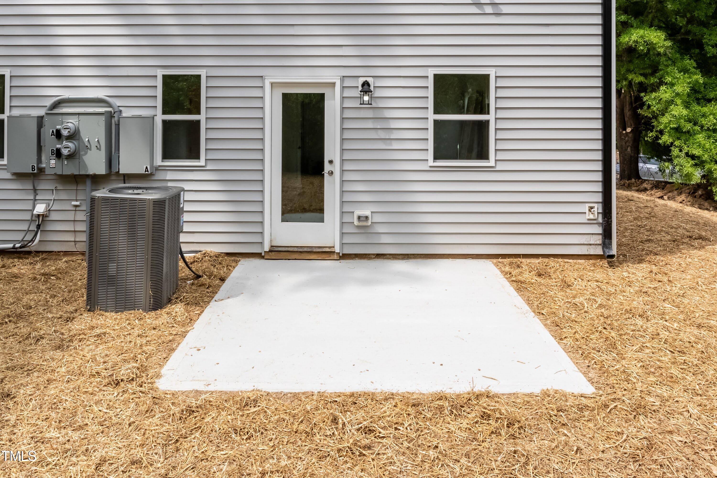 1057 |1059 E Harnett Street