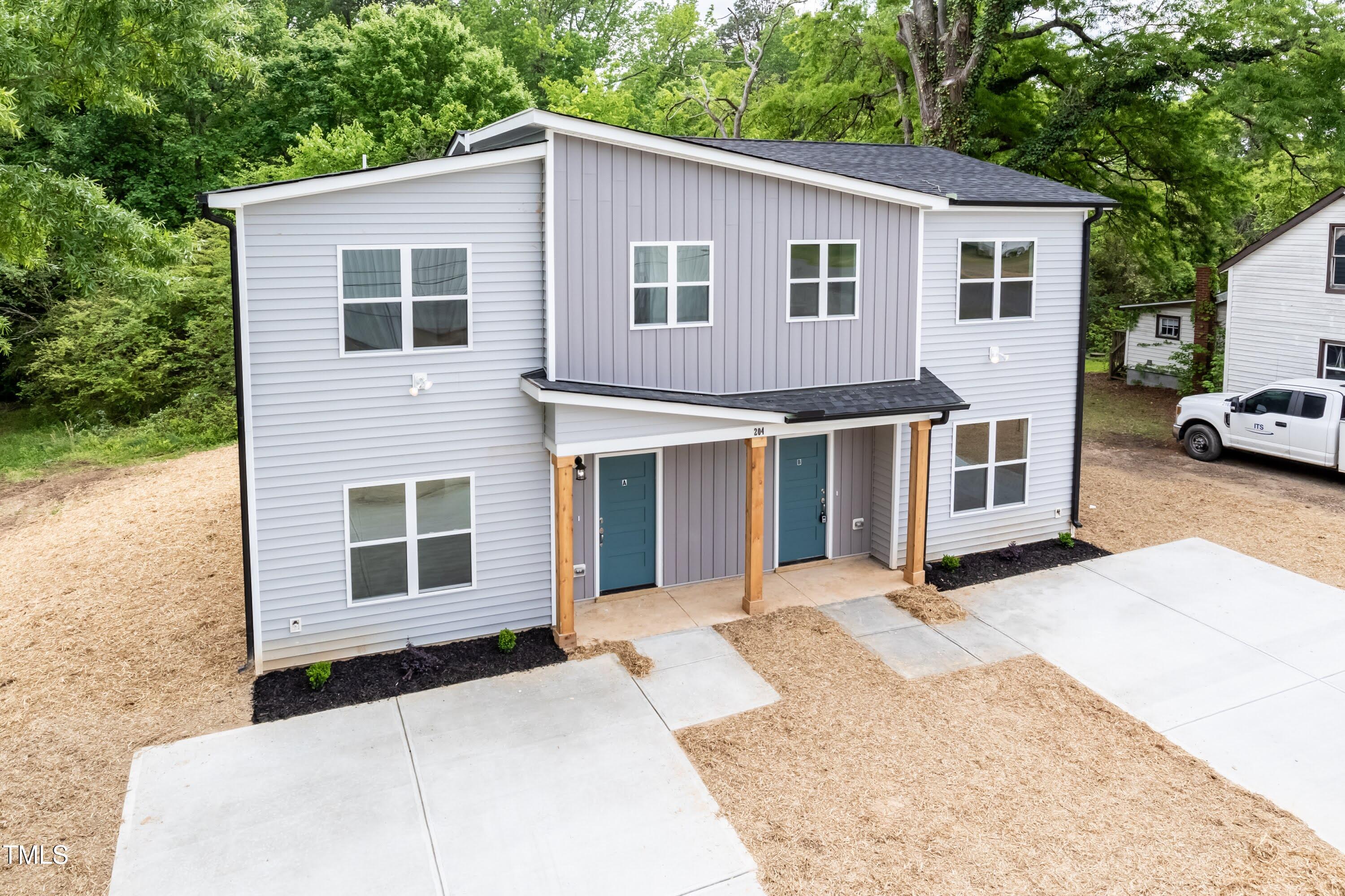 1057 |1059 E Harnett Street