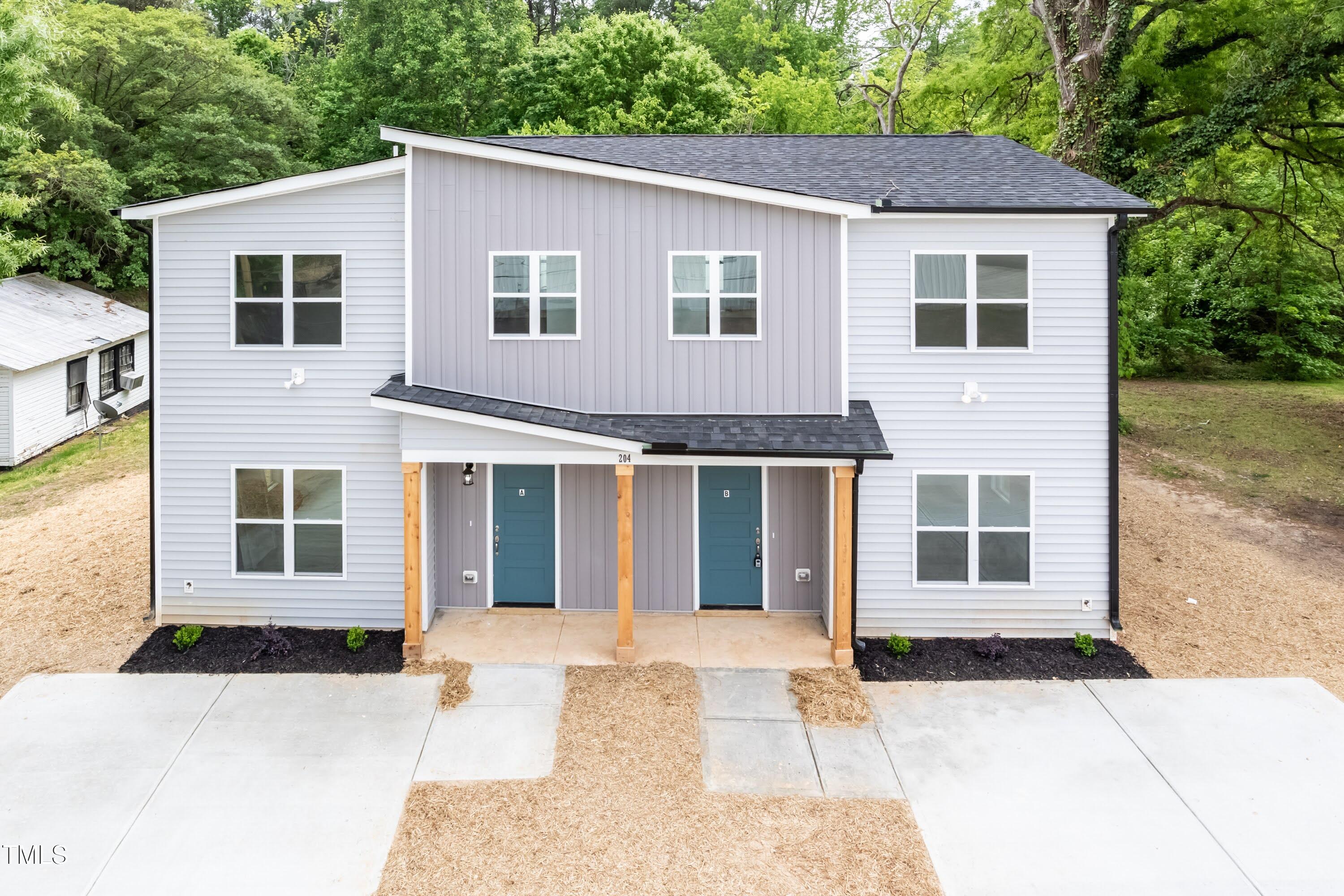 1057 |1059 E Harnett Street