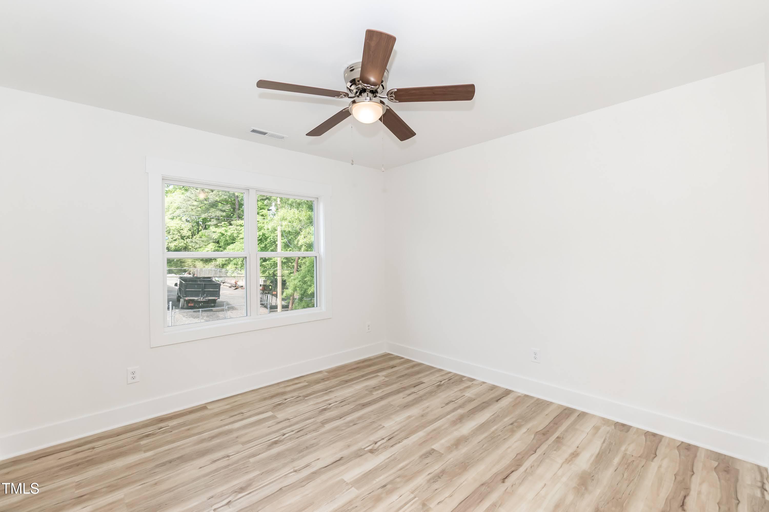 1057 |1059 E Harnett Street