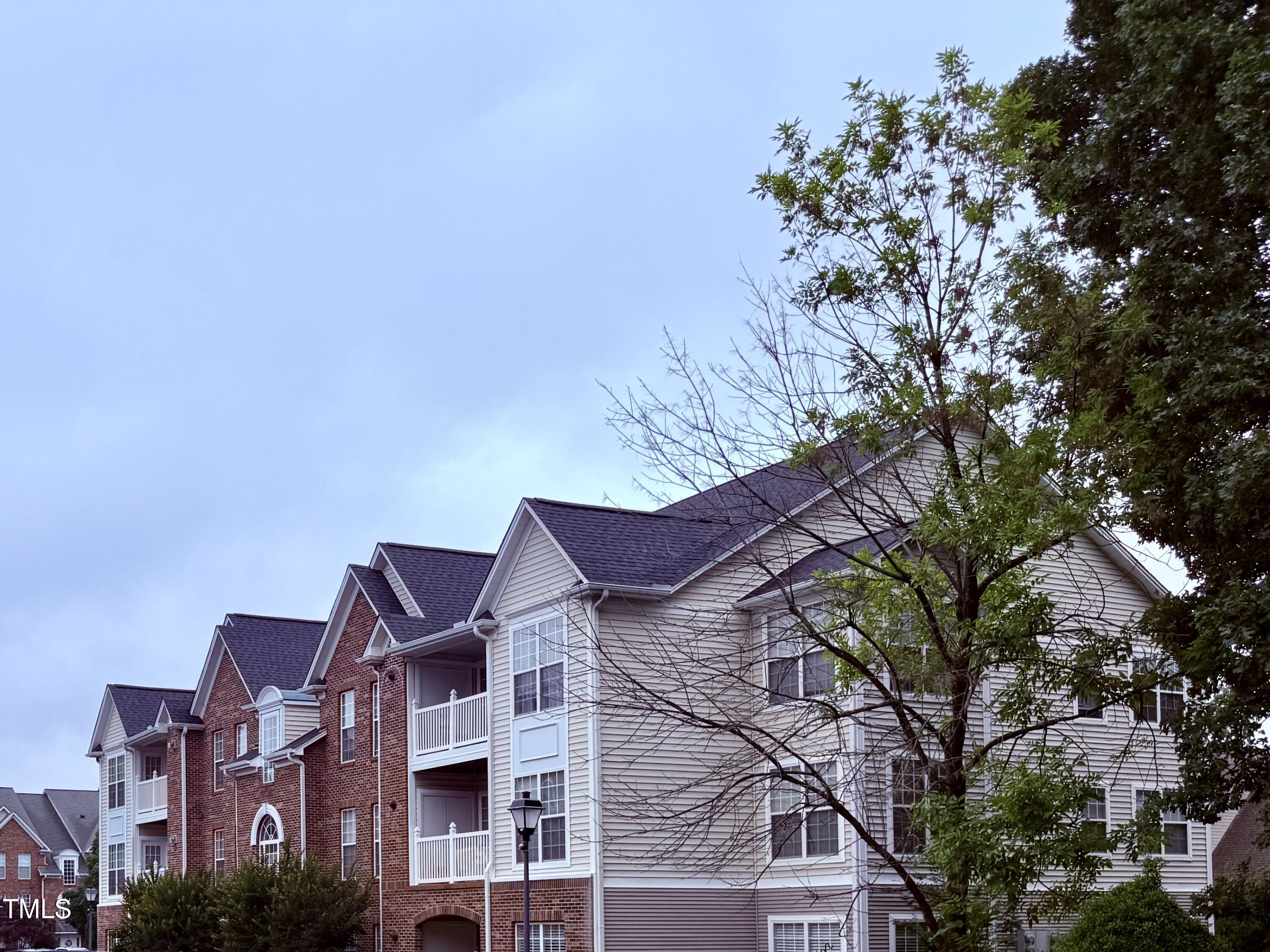 2221 Delaney Drive # 112