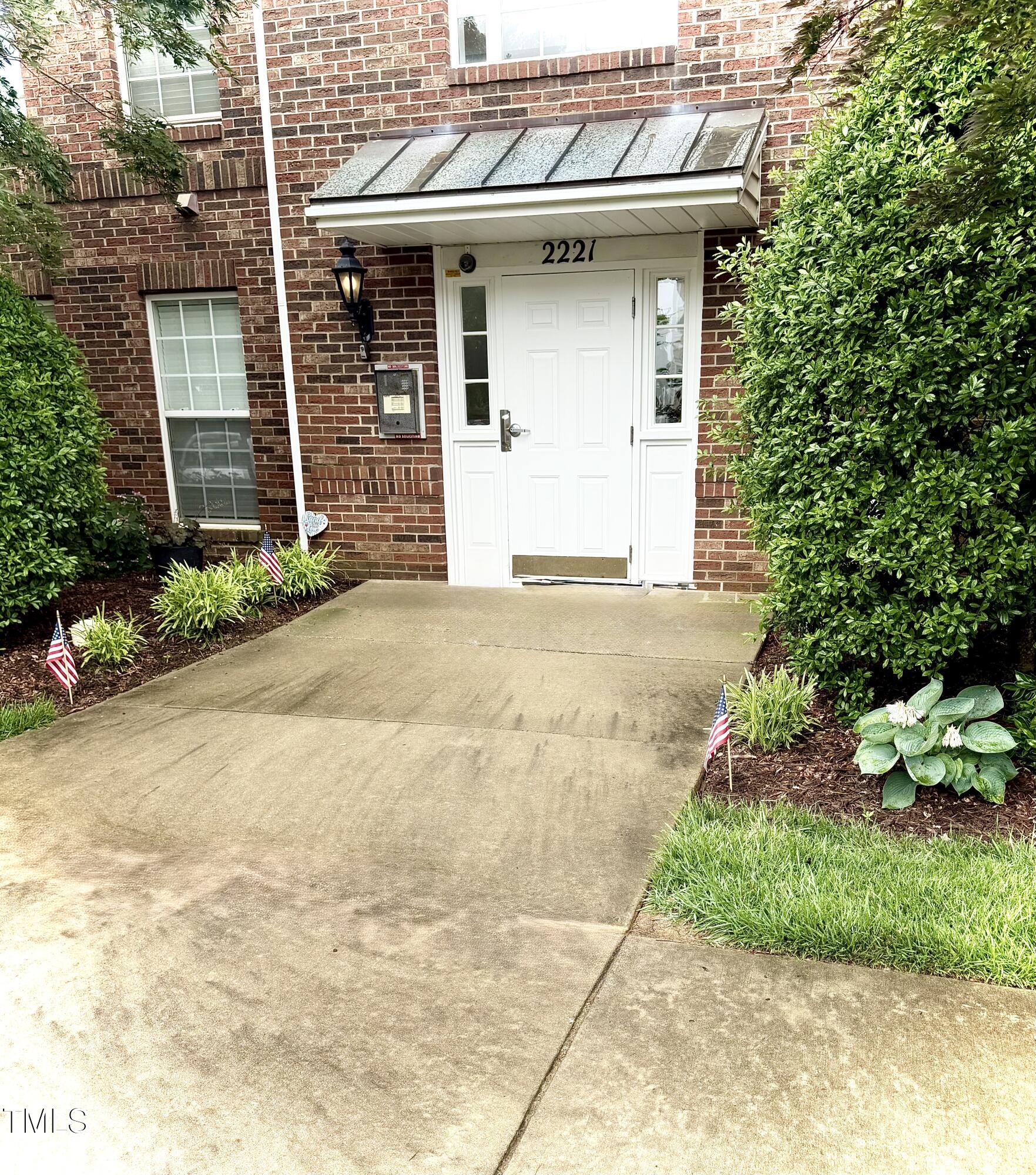 2221 Delaney Drive # 112