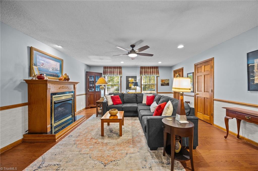 3256 Mansfield Road