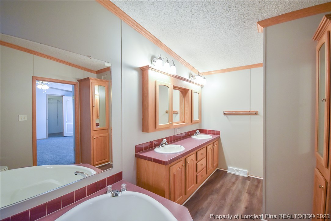 1205 Tingen Road