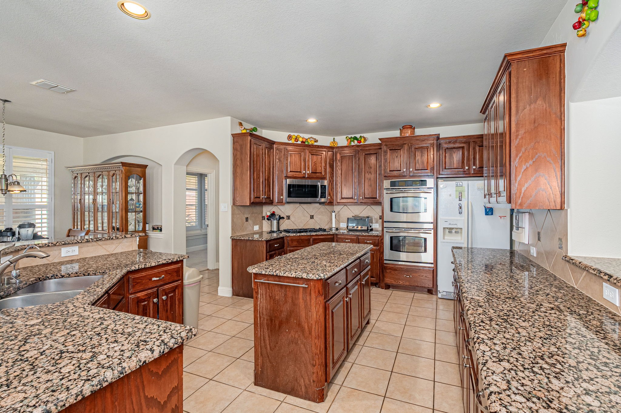 6901 Canyon Meadow Drive