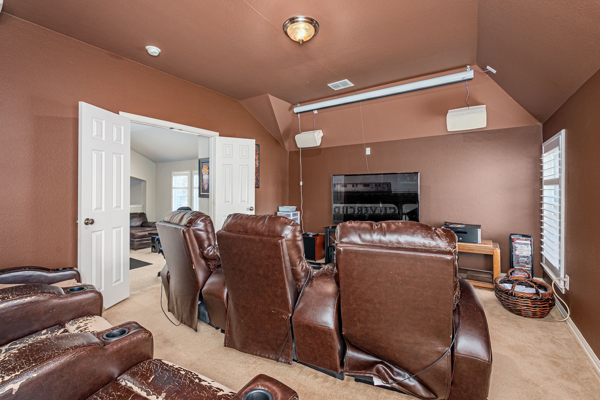 6901 Canyon Meadow Drive