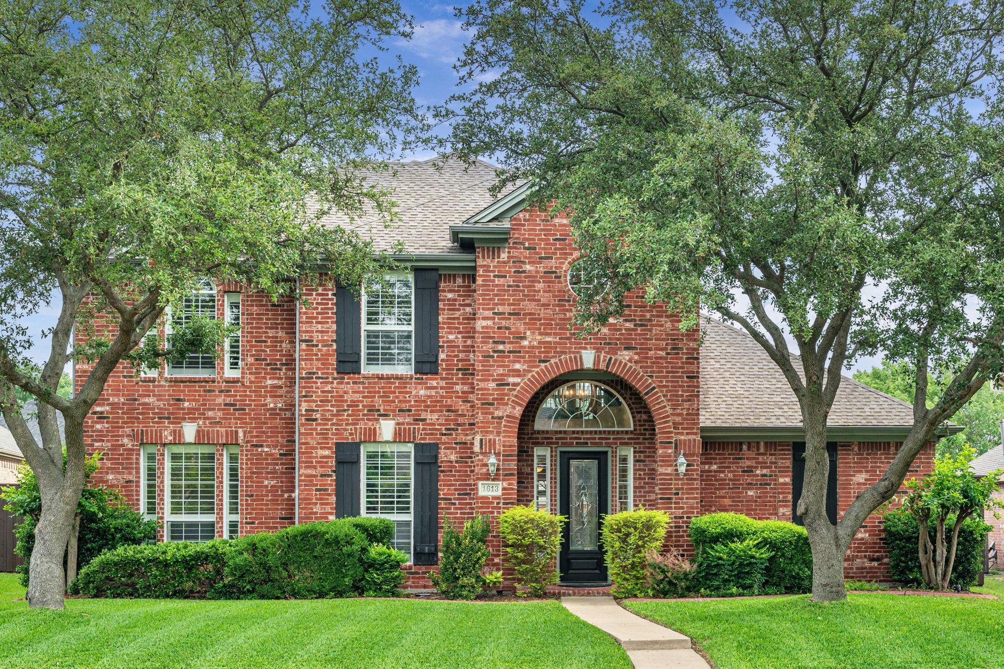 1613 Long Prairie Court