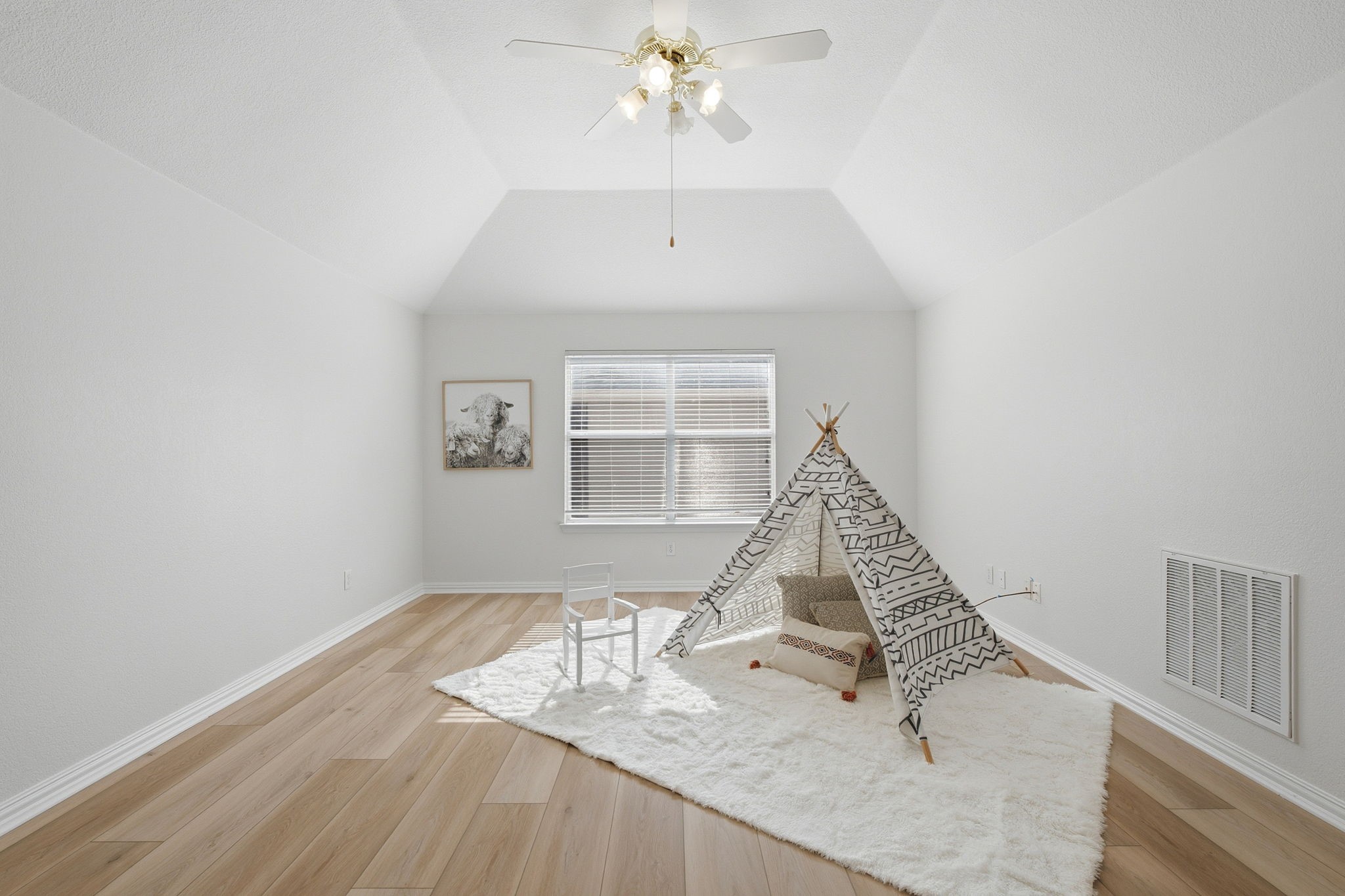 1667 Idlewild Drive