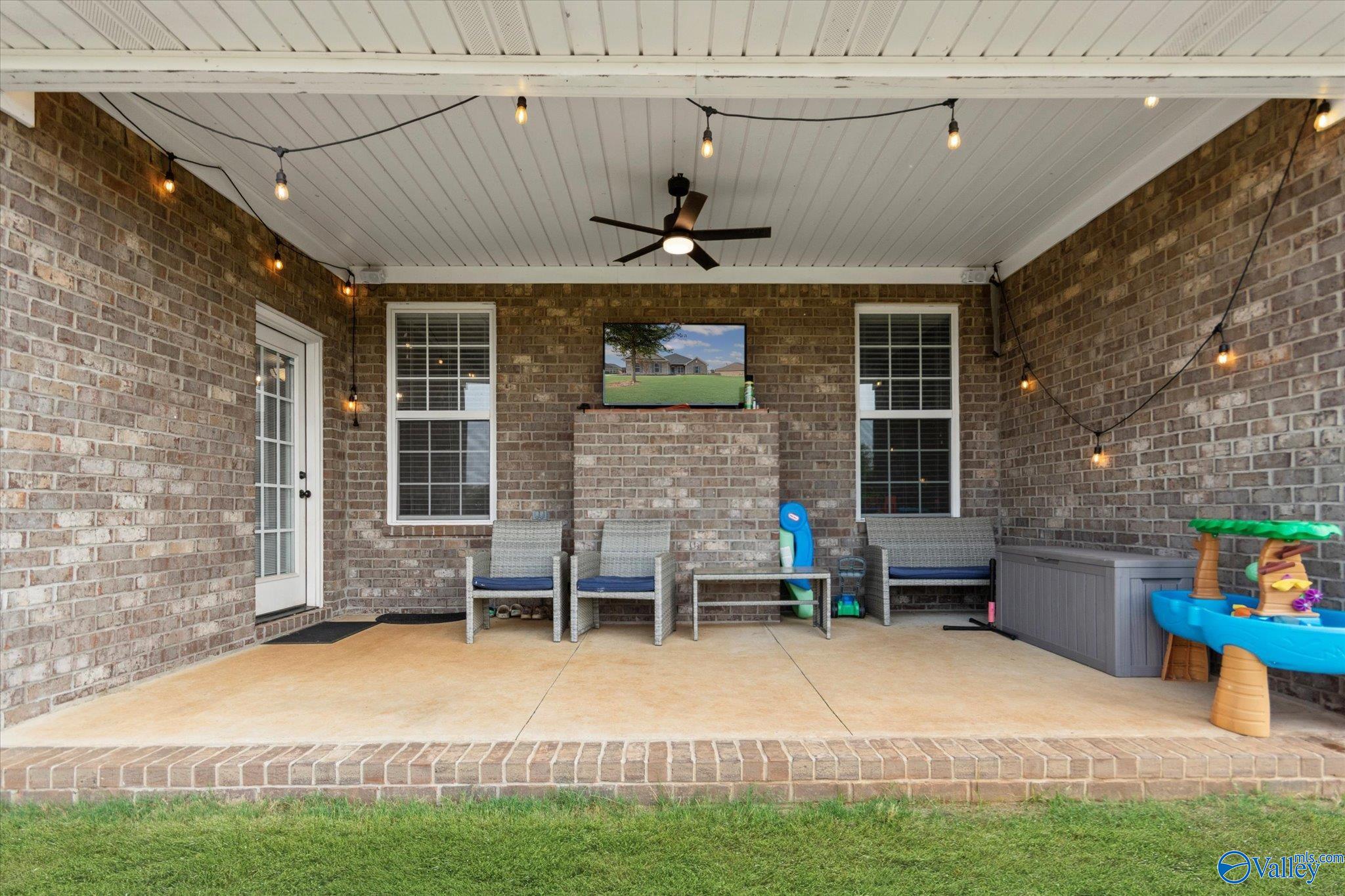134 Twin Rivers Drive
