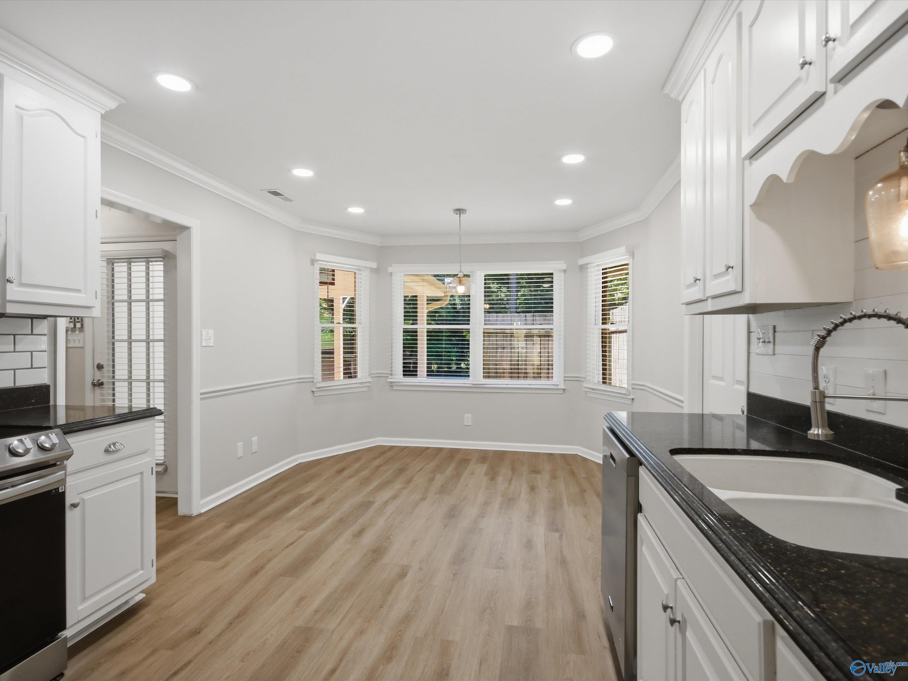 220 Bent Oak Circle