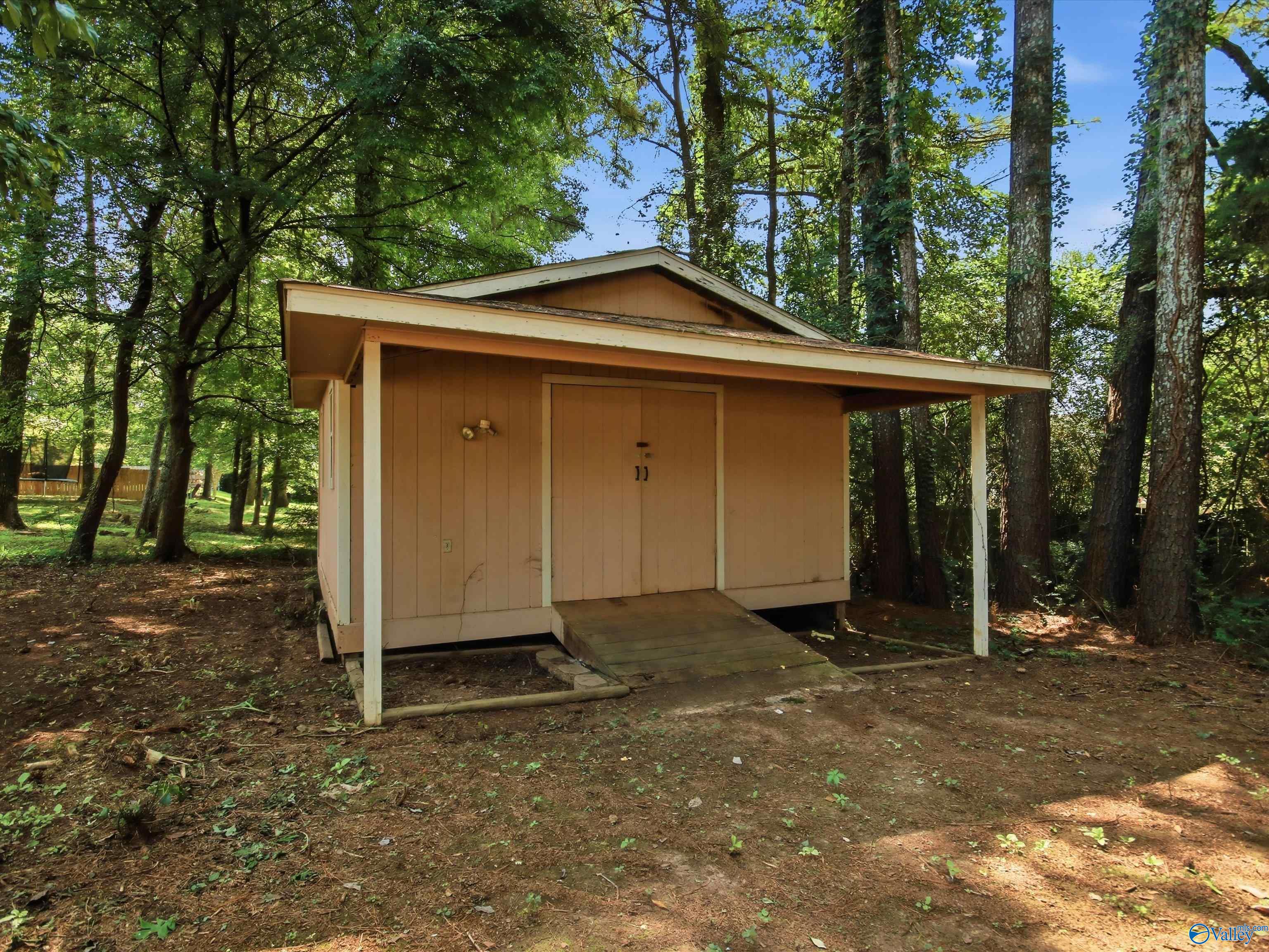 220 Bent Oak Circle