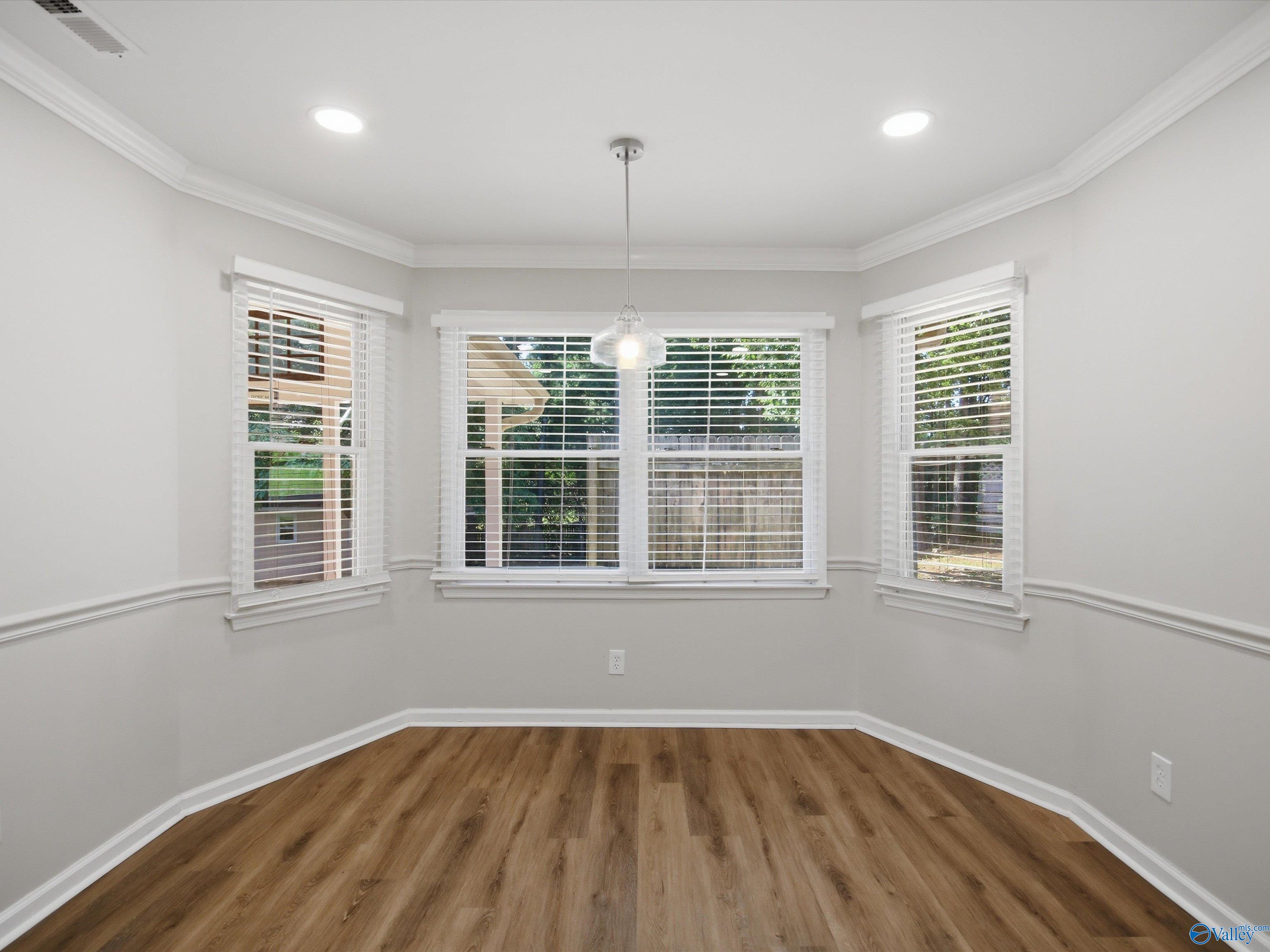 220 Bent Oak Circle