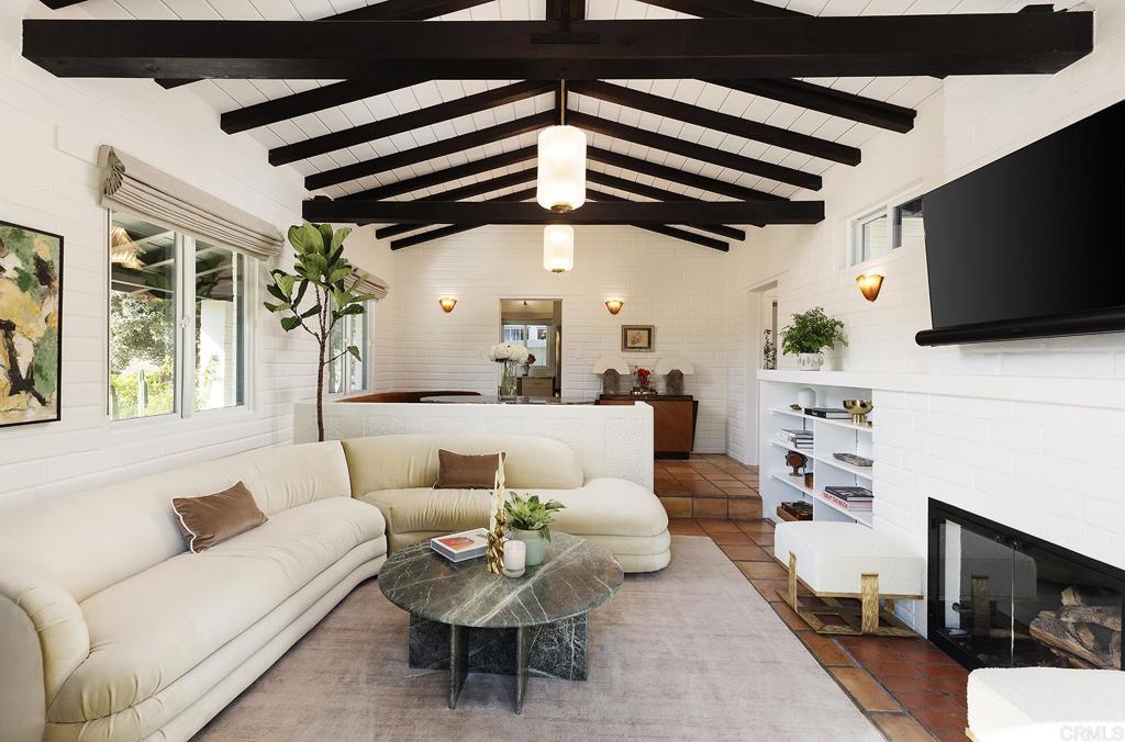 1935 Santa Fe Avenue