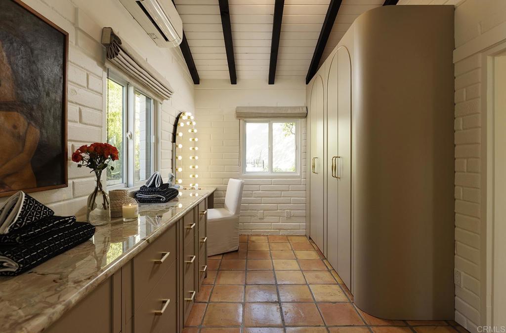 1935 Santa Fe Avenue