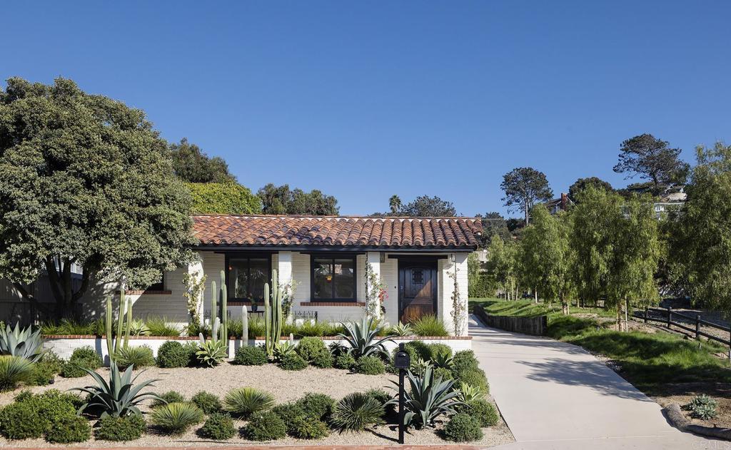 1935 Santa Fe Avenue