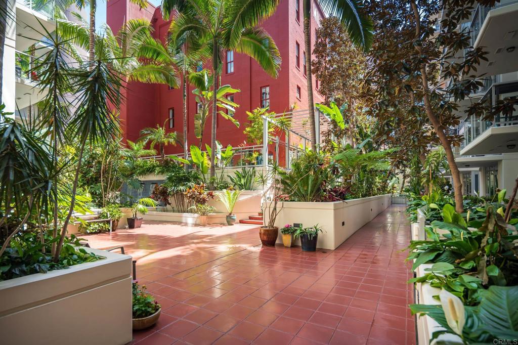 1432 Pacific Highway 315