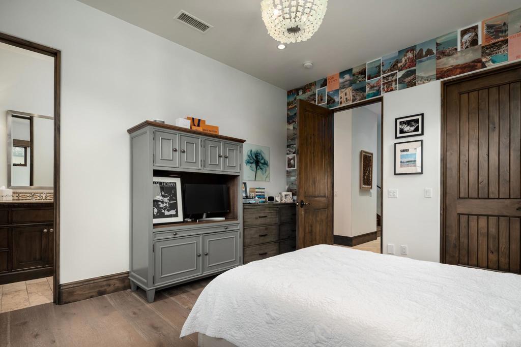 18411 Calle La Serra