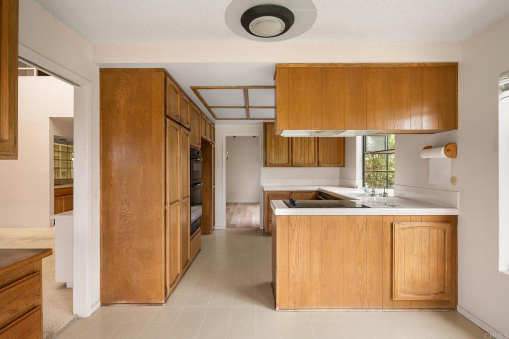 3817 Avenida Feliz