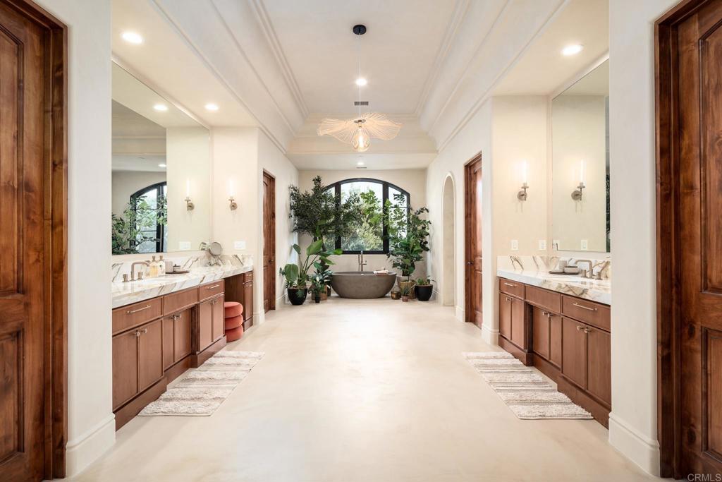 18000 Sunset Point Drive