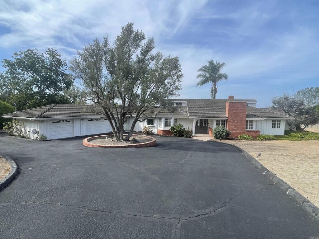 6375 La Valle Plateada