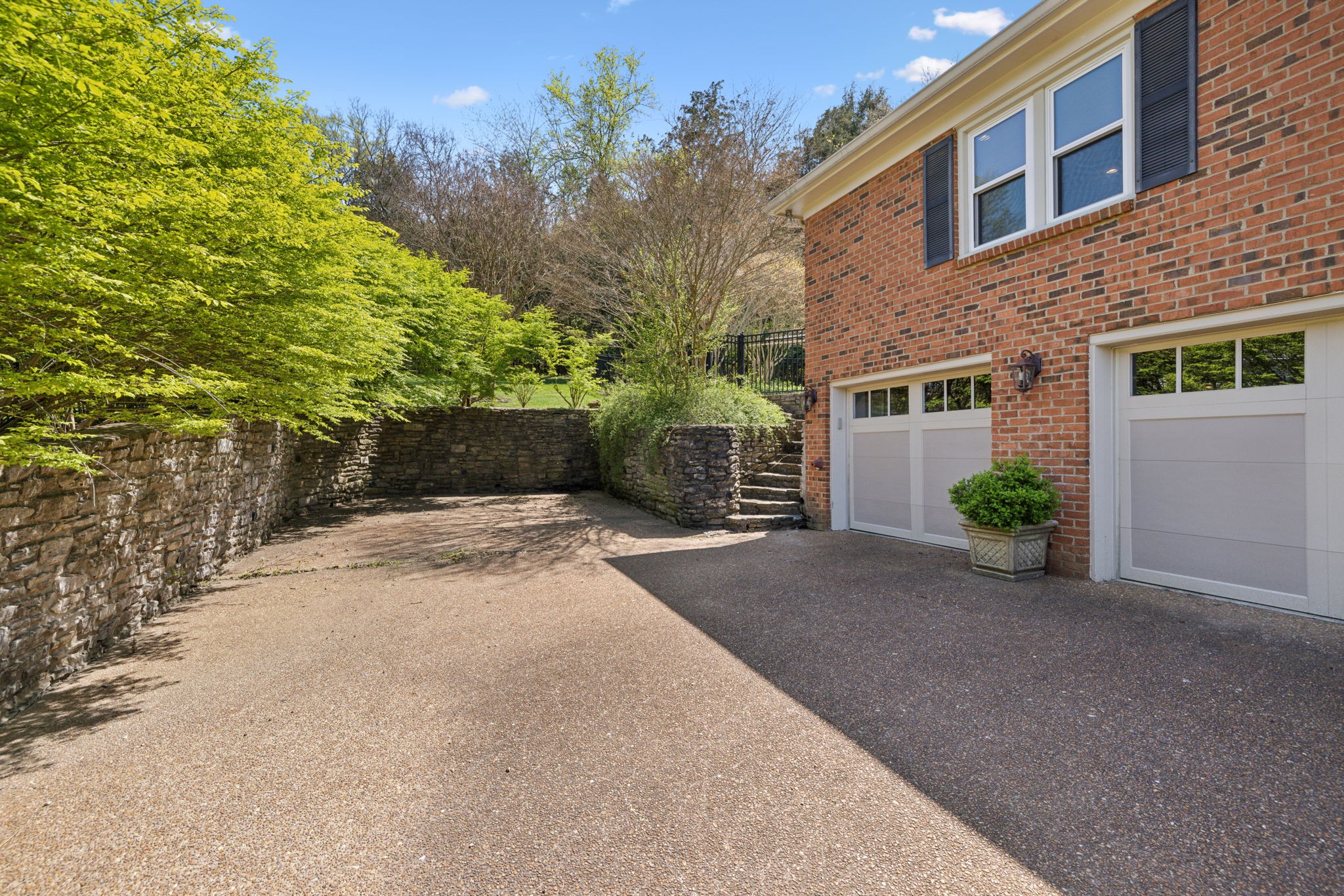 6103 Martingale Ln