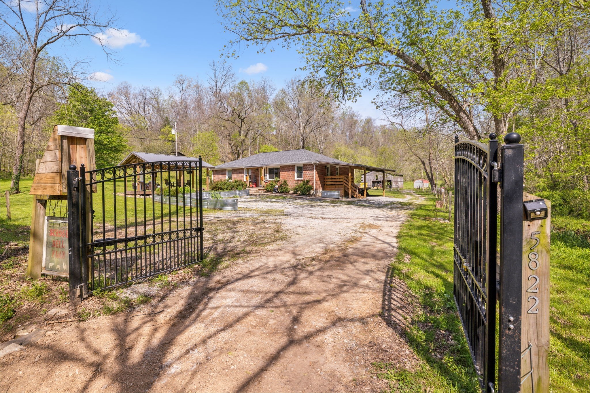 5822 Fly Hollow Rd