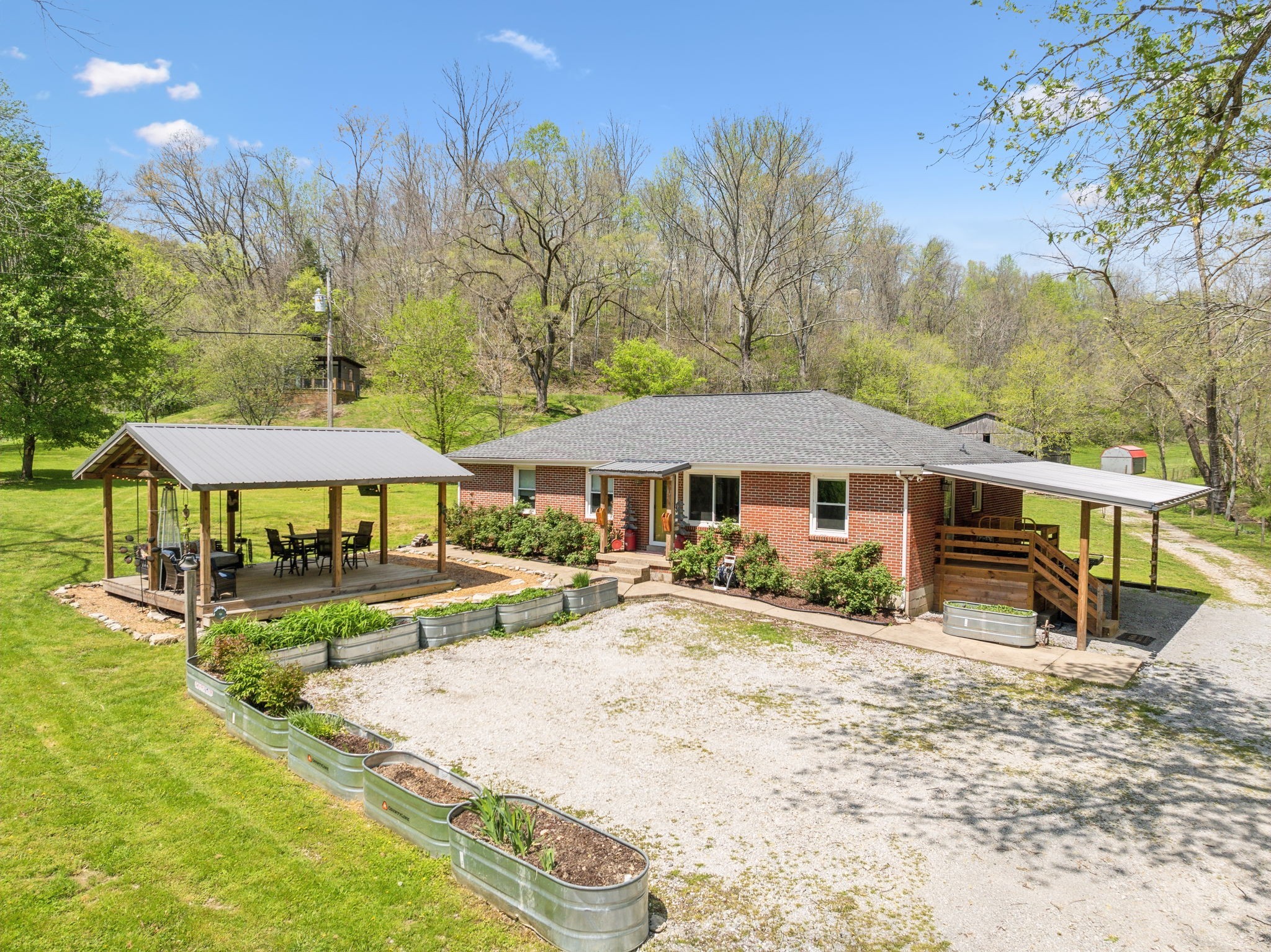 5822 Fly Hollow Rd