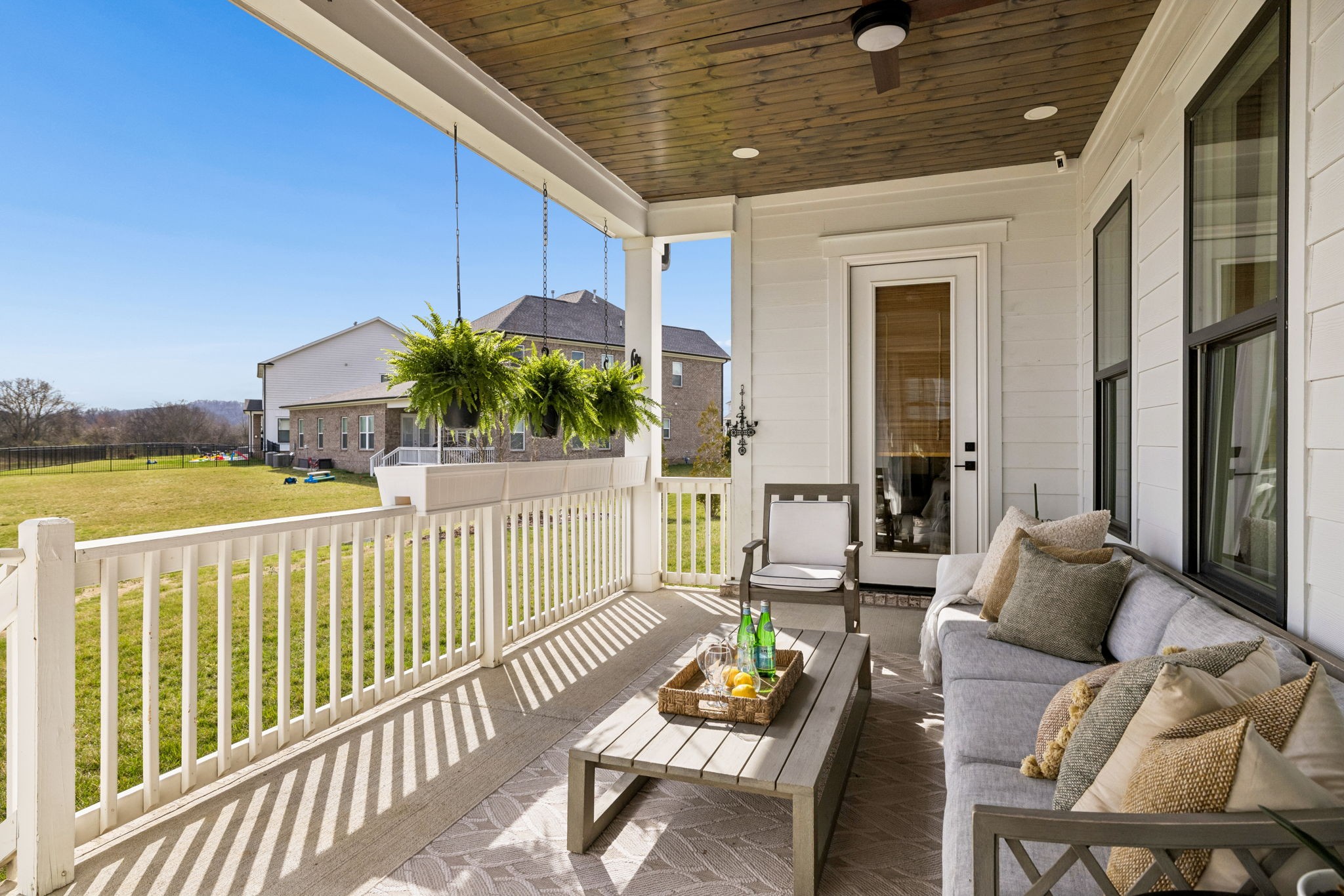 1049 Pine Creek Dr
