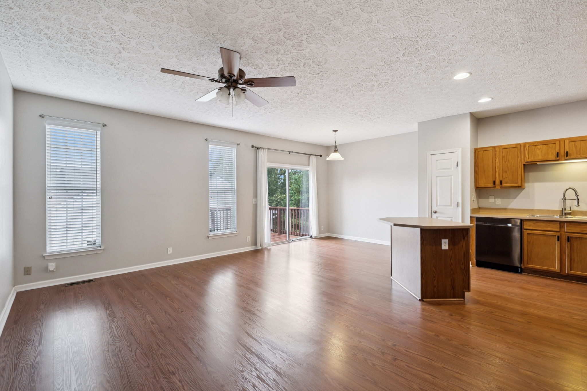 1345 Bell Rd Unit: 412