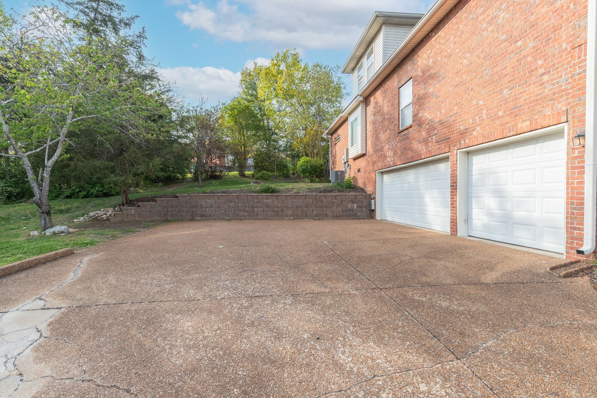 415 Enclave Ct