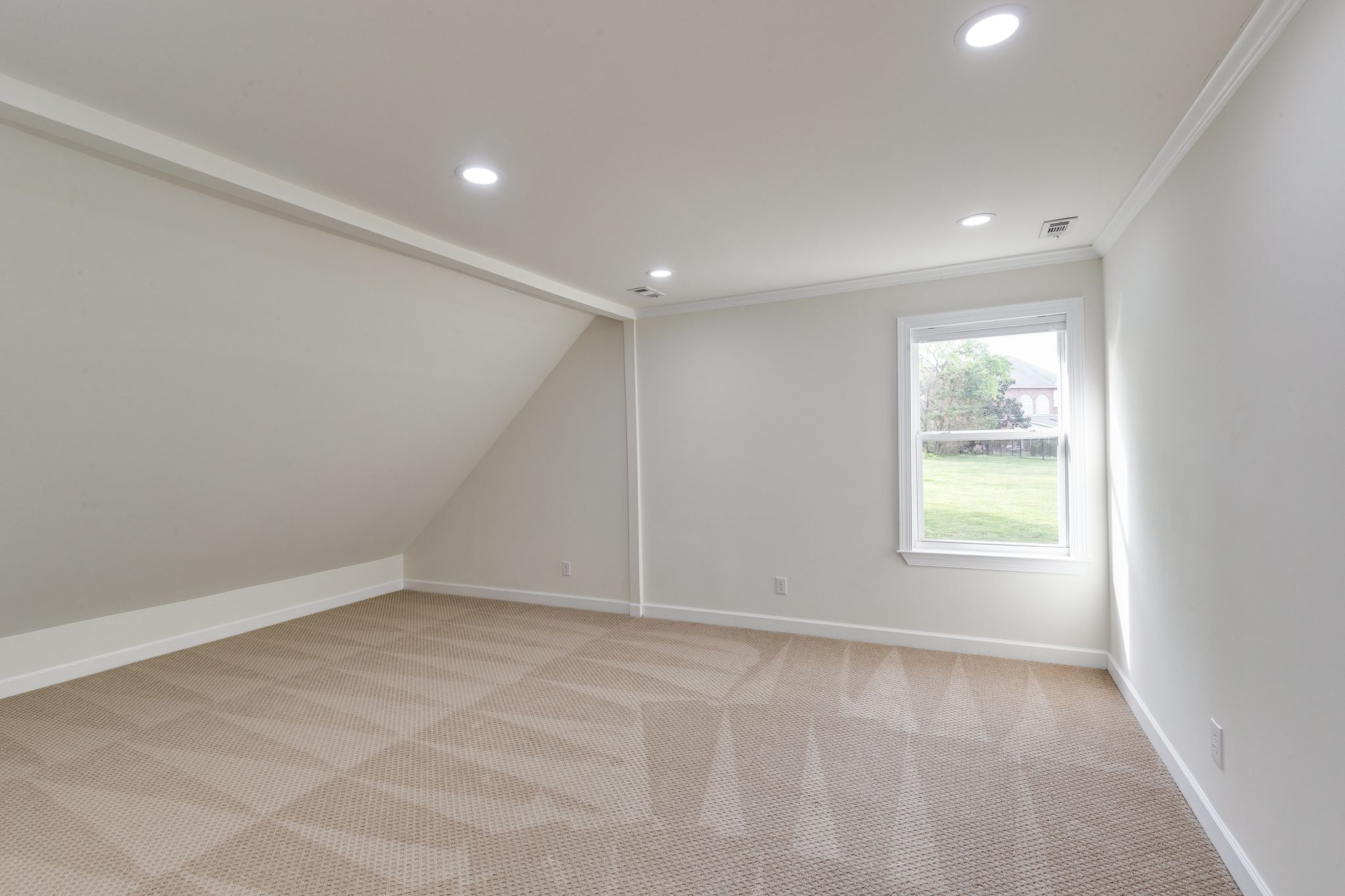 415 Enclave Ct