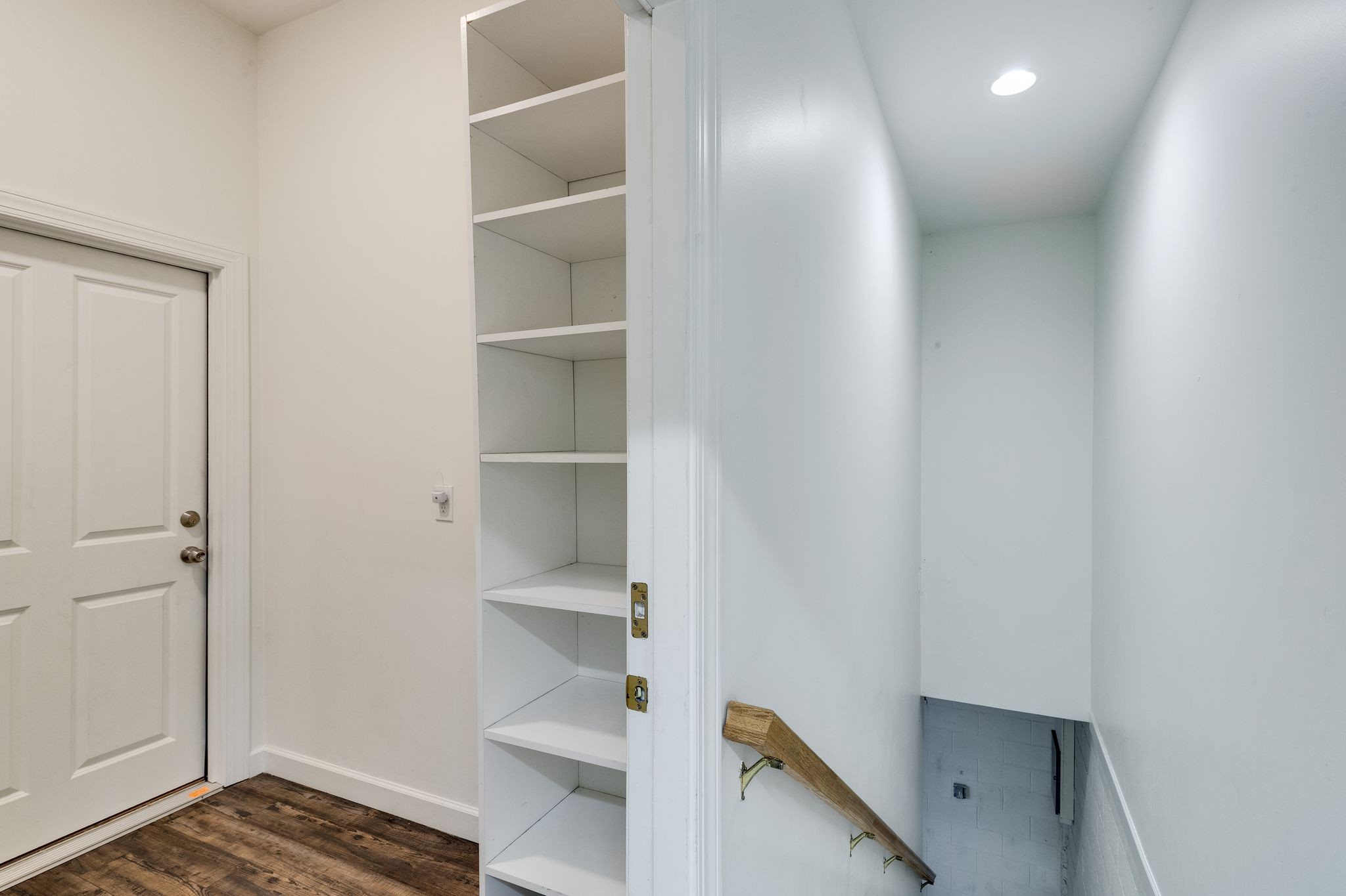 415 Enclave Ct