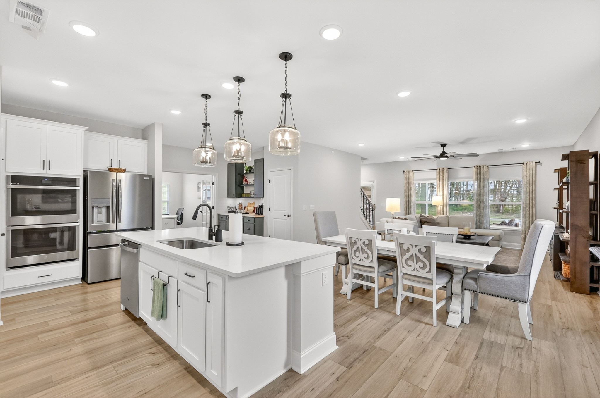 544 Banchory Dr