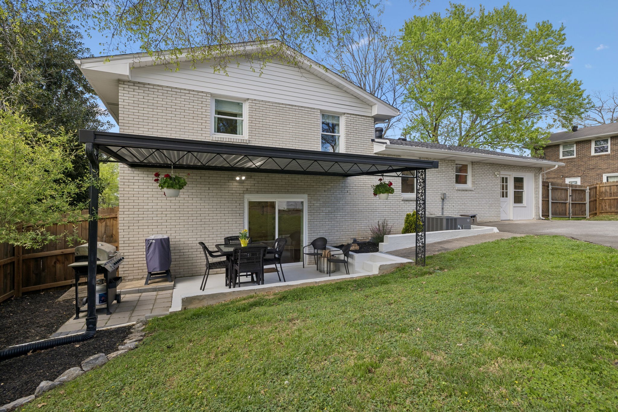517 Adamwood Dr