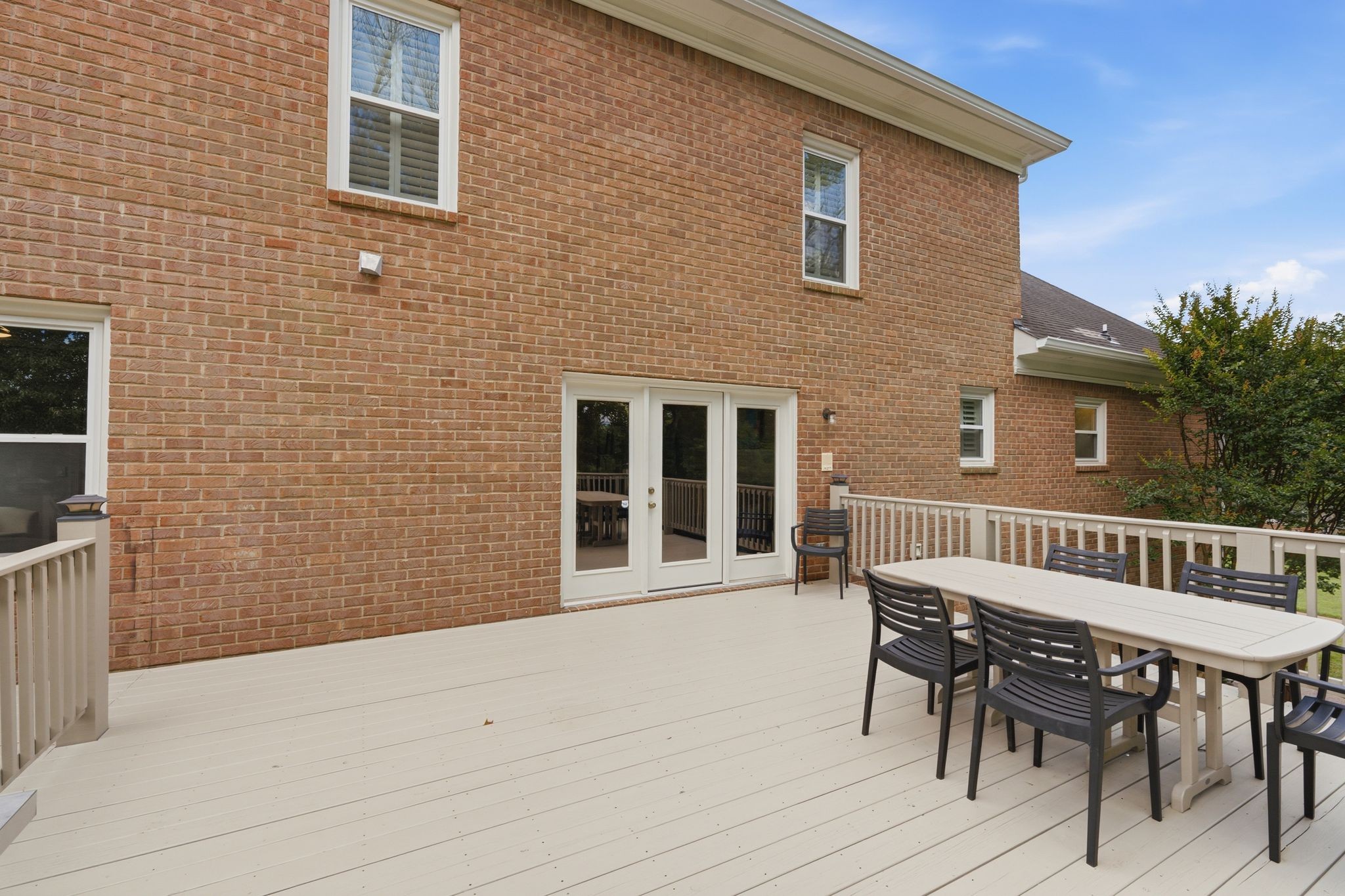 414 Mayfield Pl