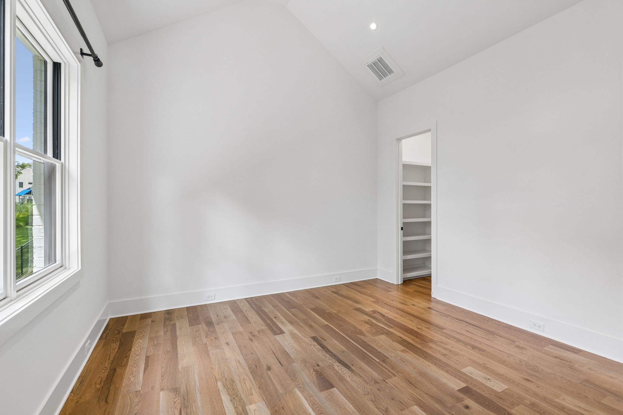 1646 Honeyman Pt