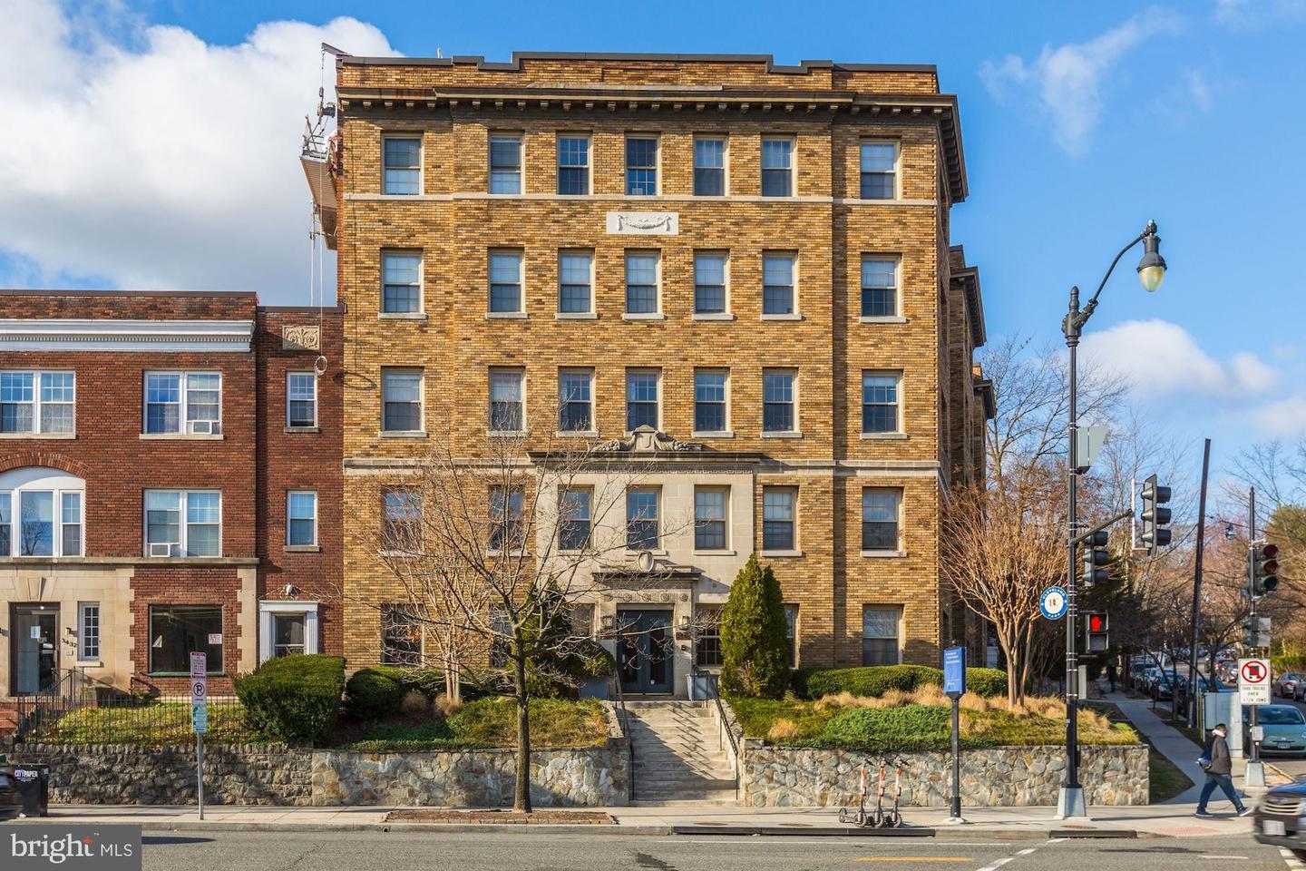 3446 Connecticut Ave NW #201