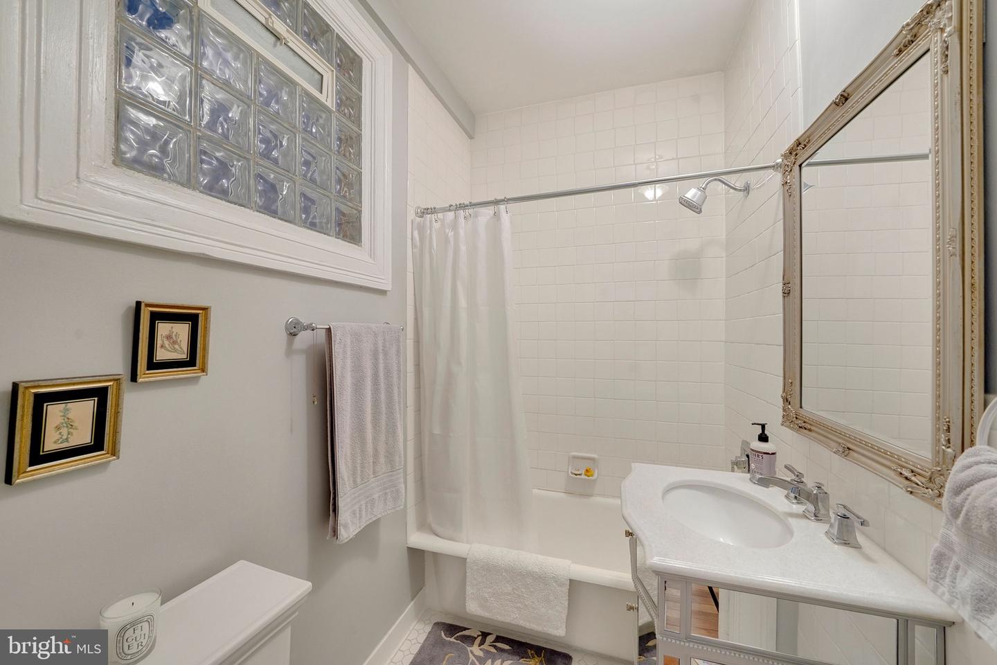 3446 Connecticut Ave NW #201