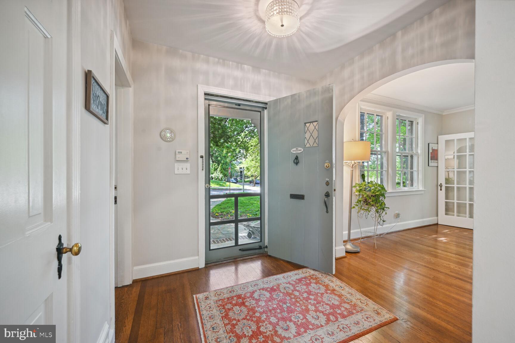 4353 Verplanck Pl NW