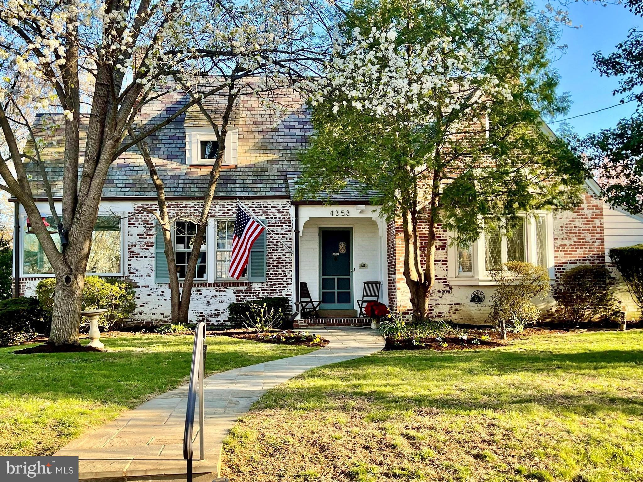 4353 Verplanck Pl NW