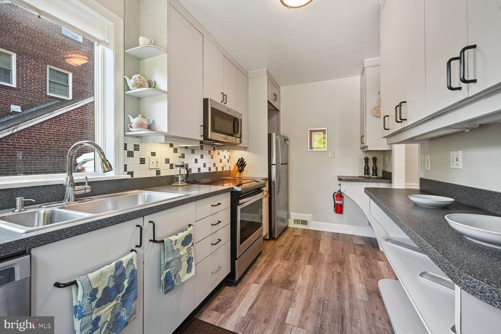 4353 Verplanck Pl NW