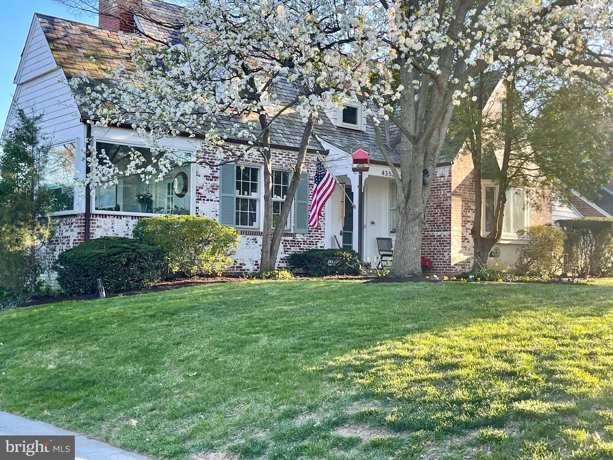 4353 Verplanck Pl NW