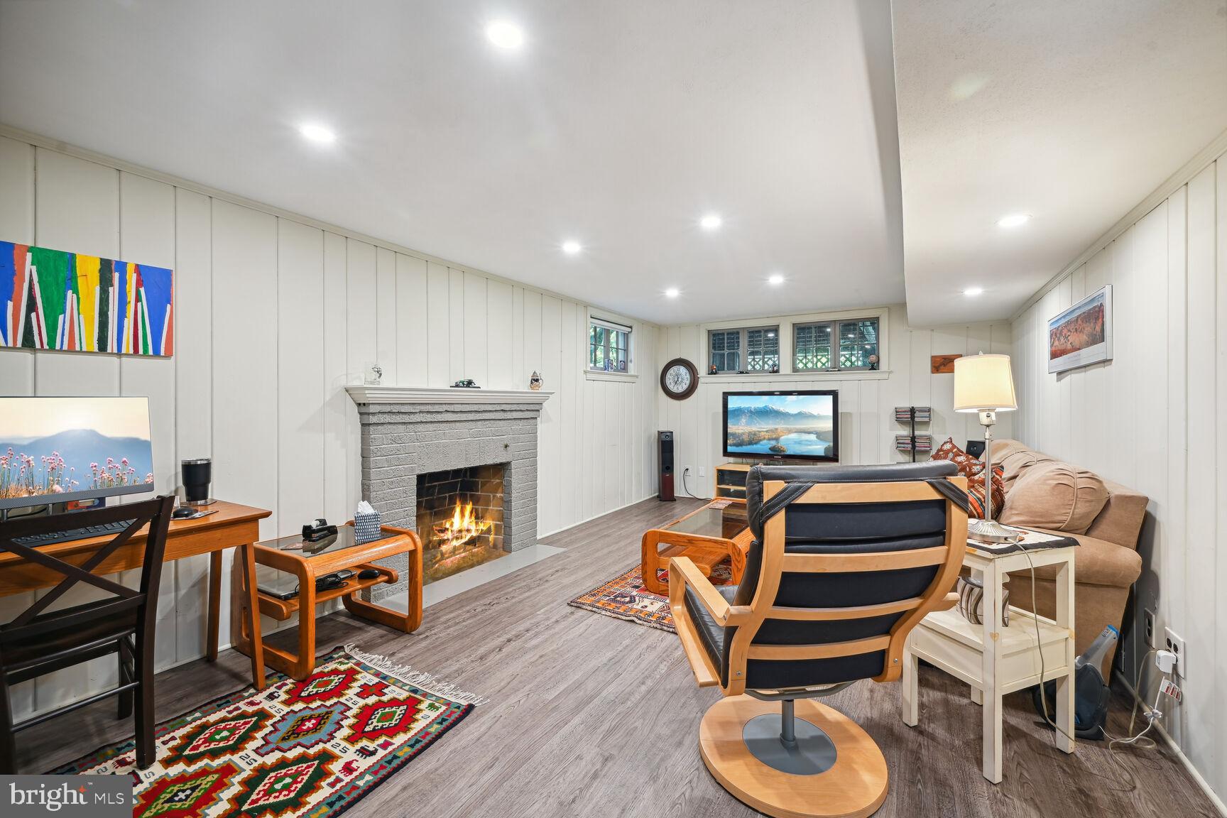 4353 Verplanck Pl NW