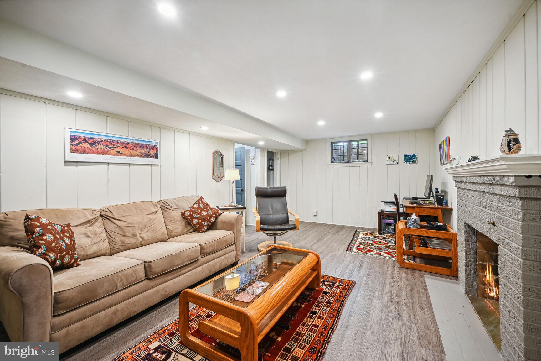 4353 Verplanck Pl NW